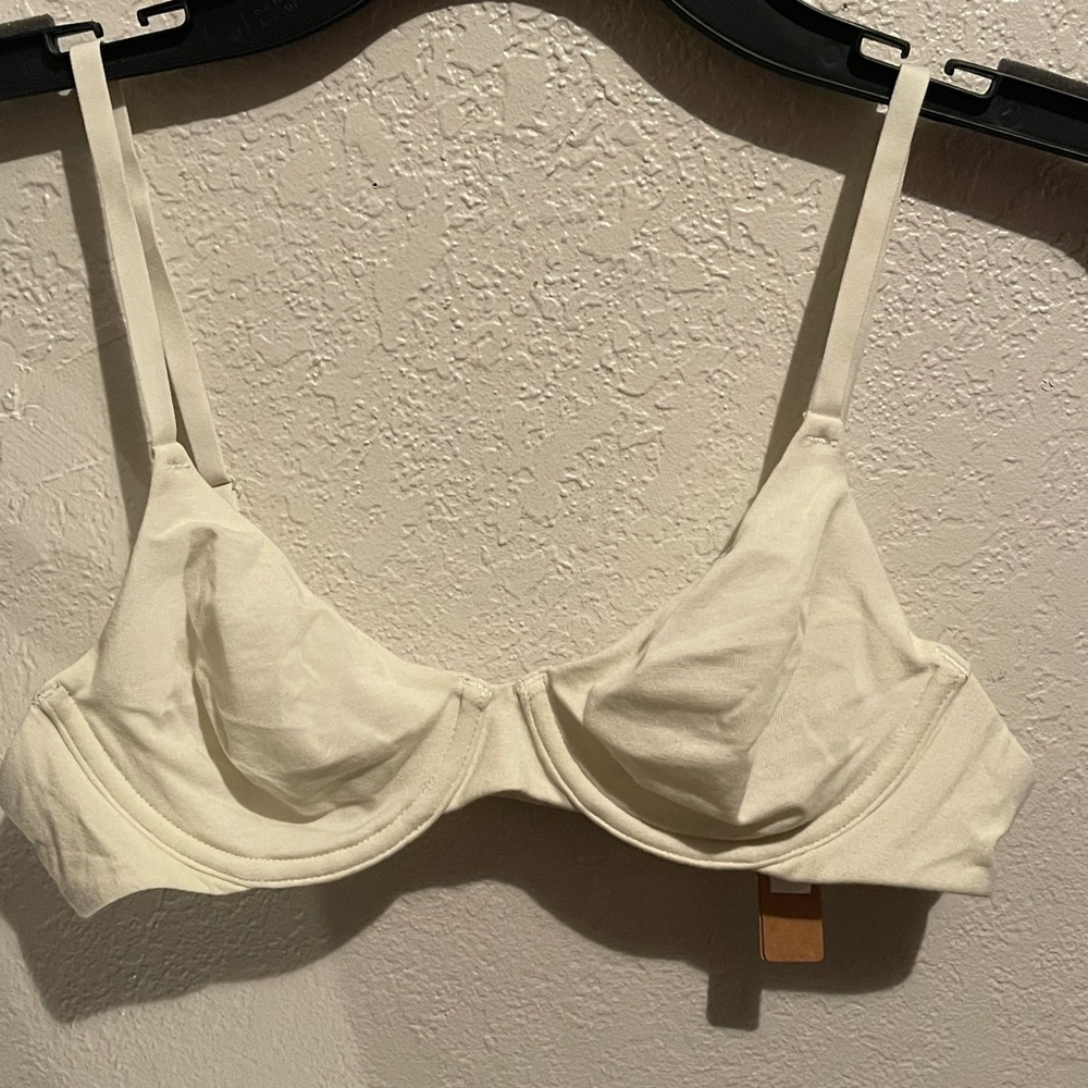 SKIMS BRA
